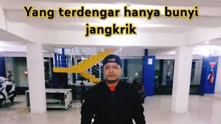 Dinas malam hujan gerimis