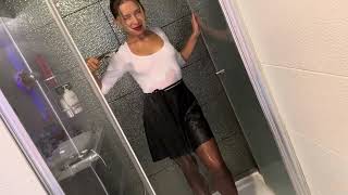 Get wet in a leather skirt and pantyhose / Wetlook Miss Viki